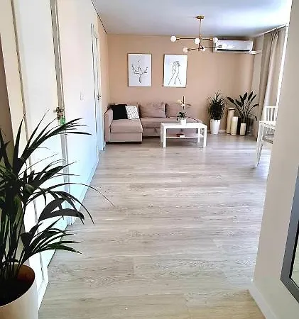 Homestay Cozy Modren On Malvarrosa