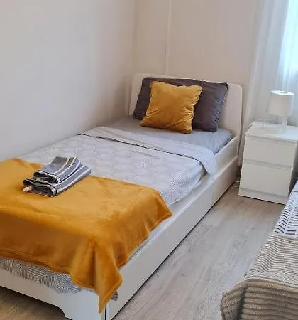 Cozy Modren On Malvarrosa Проживание в семье *